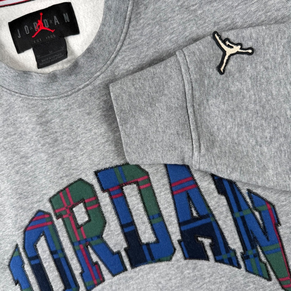 Jordan Mens Plaid Logo Crewneck Sweatshirt Gray Medium Christmas Exclusive‎